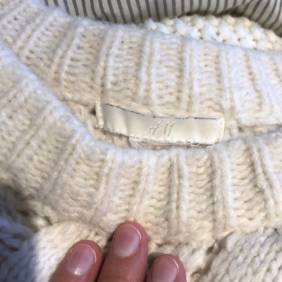 H&M sweater - Picture 2 of 3